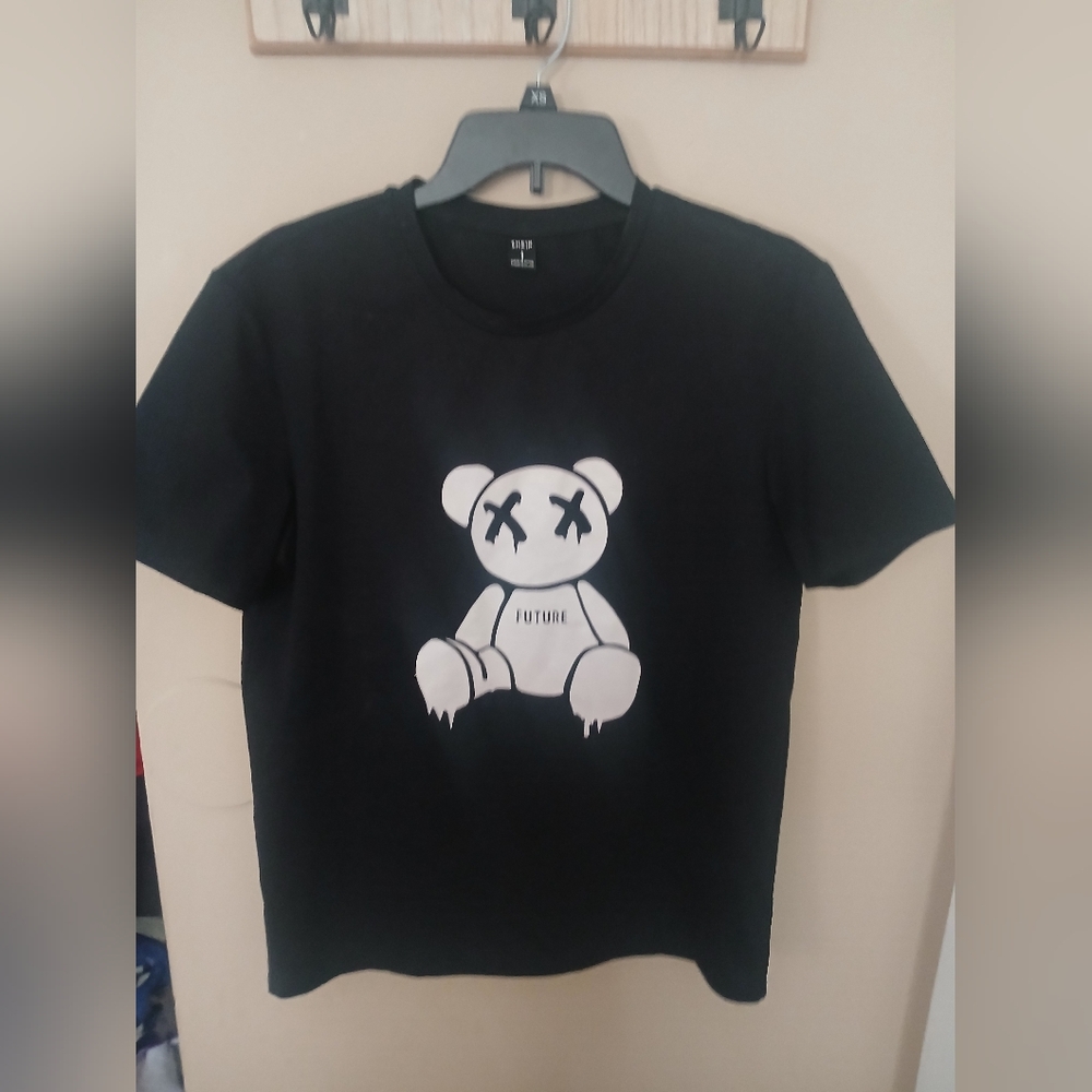 NWOT UNISEX Black "Future" White Bear Tshirt Sz S Oversized Tee
